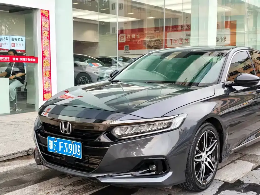 Honda Accord — фото 8