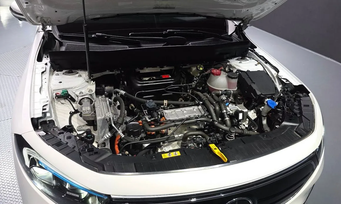 Mercedes-Benz EQB 2023 из KR, фото 10