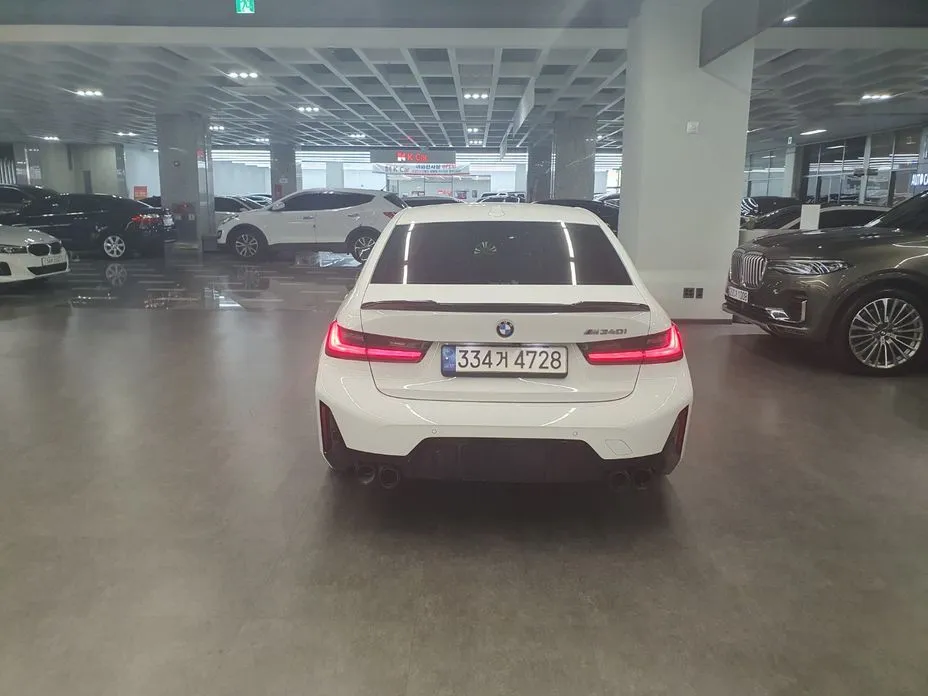 BMW 3-Series 2023 из KR, фото 3