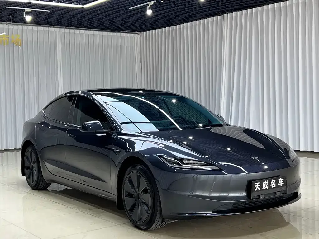 Tesla Model 3 — фото 10