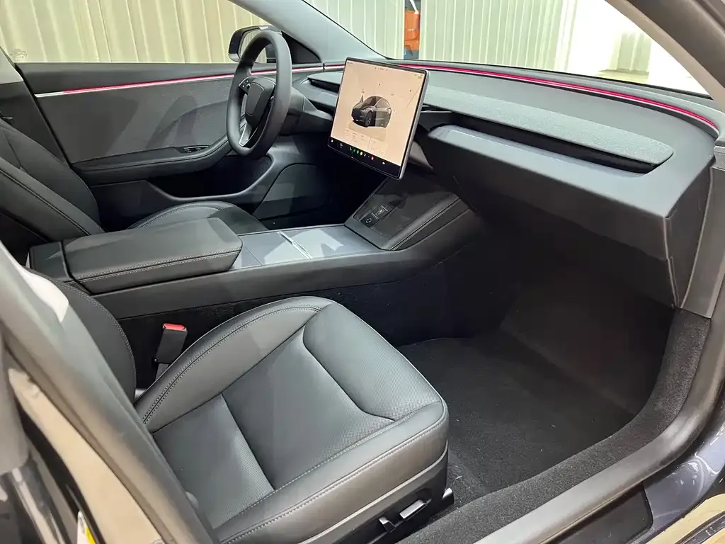 Tesla Model 3 — фото 5