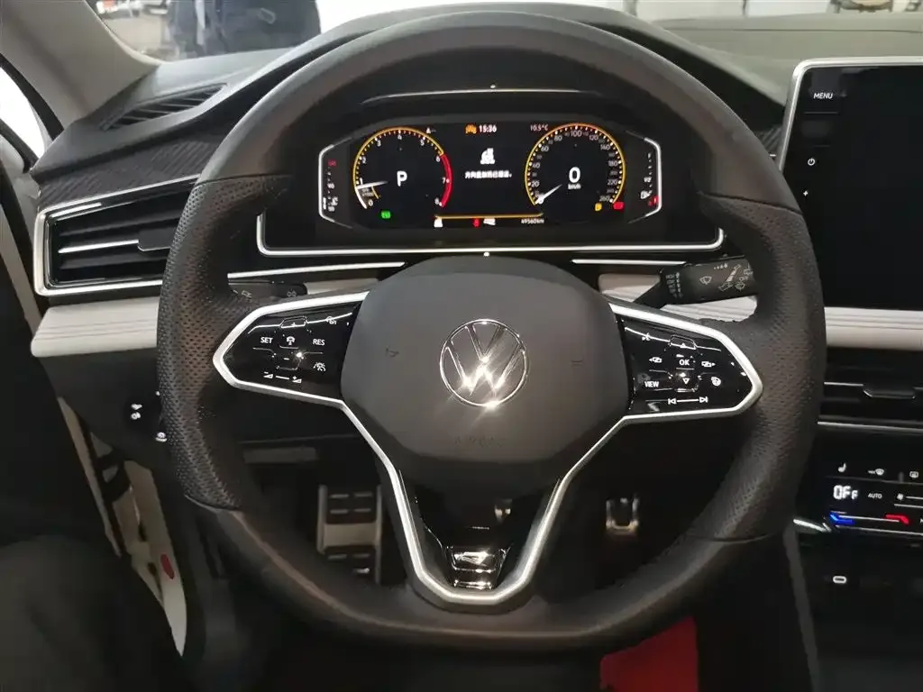 Volkswagen Tiguan L — фото 7