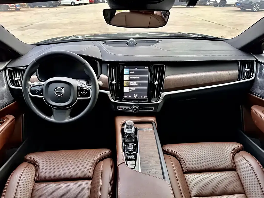 Volvo S90 — фото 4