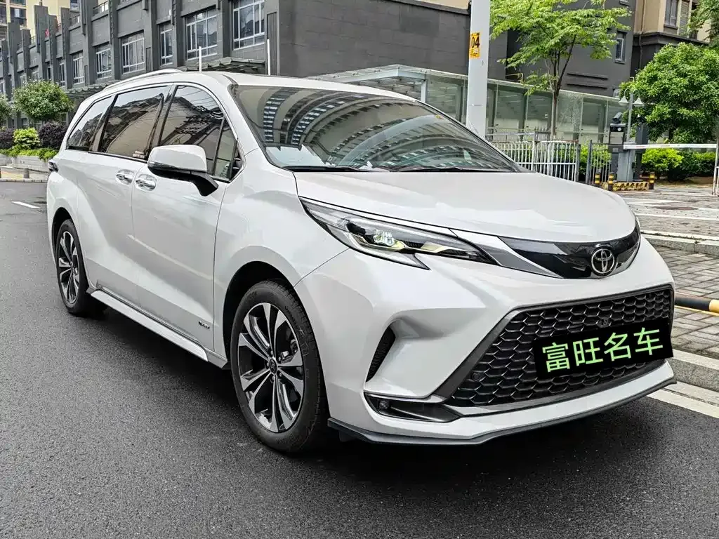 Toyota Granvia — фото 6