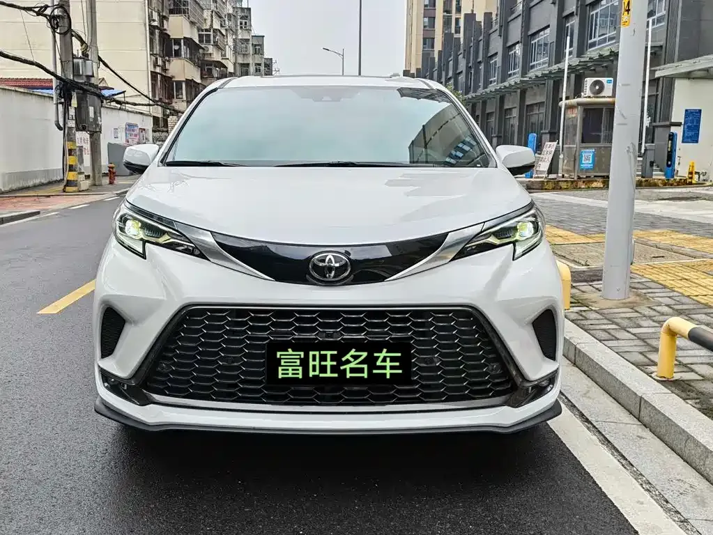 Toyota Granvia — фото 9