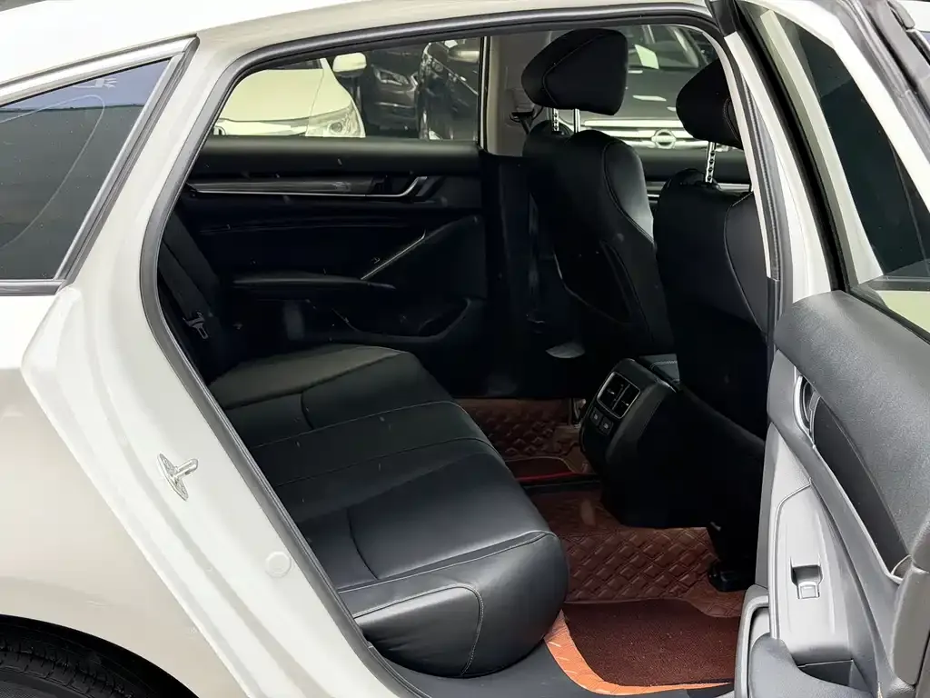 Honda Accord — фото 2