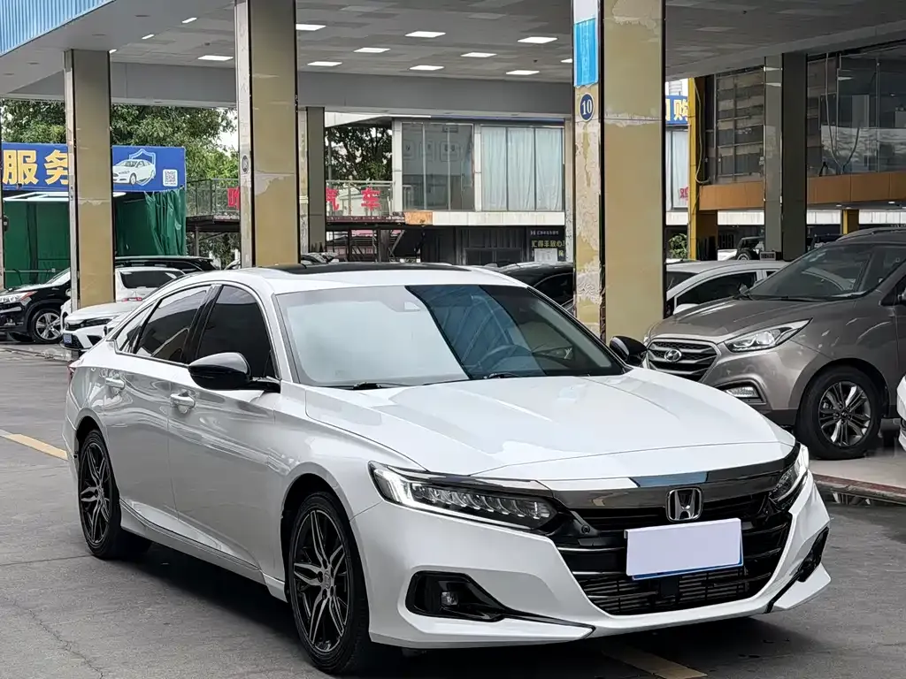 Honda Accord — фото 7