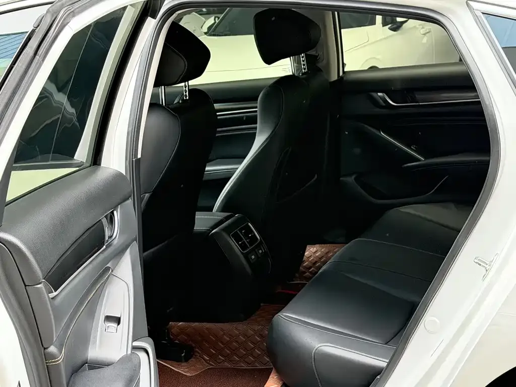 Honda Accord — фото 10