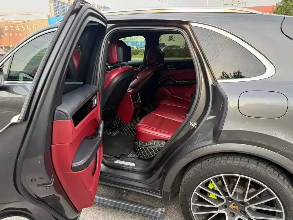 Porsche Cayenne Hybrid 2021 из CN, фото 2