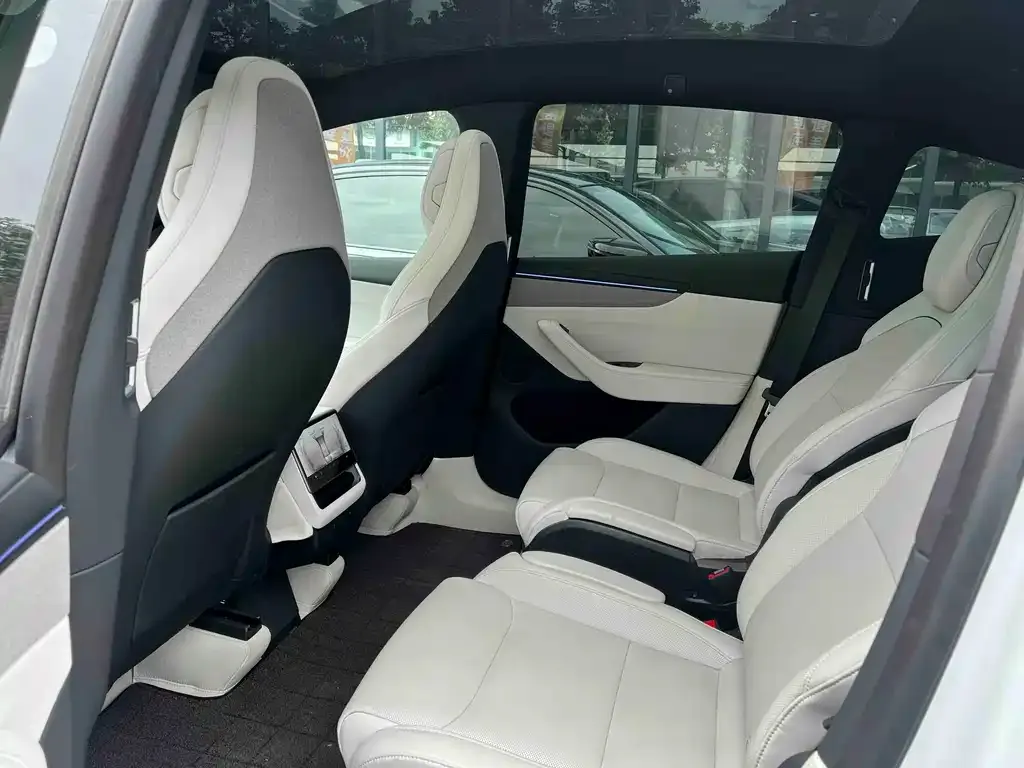 Tesla Model Y L 2026 из CN, фото 2