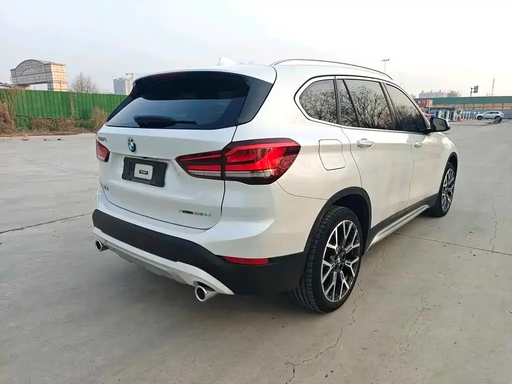 BMW X1 — фото 4