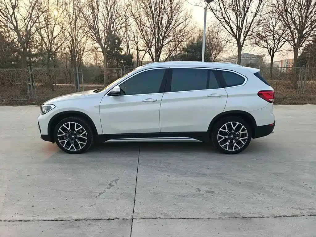 BMW X1 — фото 9