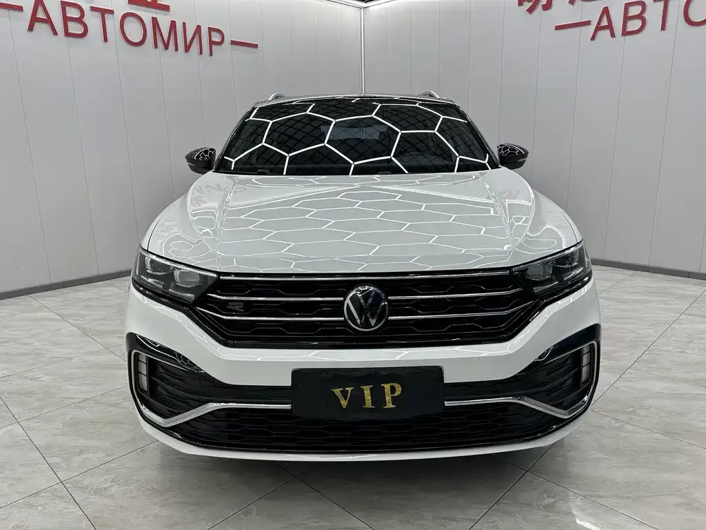 Volkswagen T-Roc — фото 8