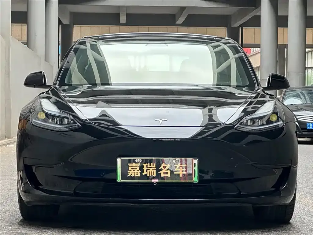 Tesla Model 3 — фото 3