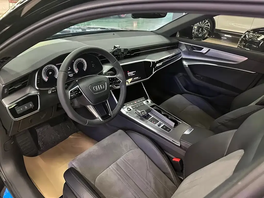 Audi A6L — фото 10