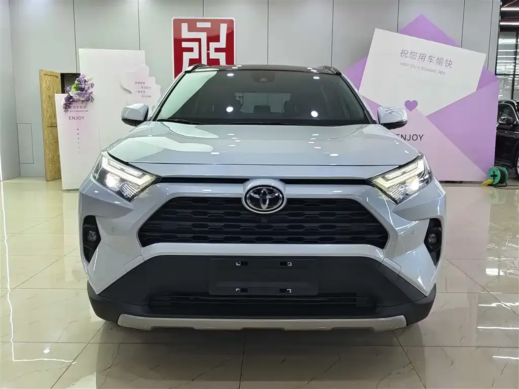 Toyota RAV4 — фото 4