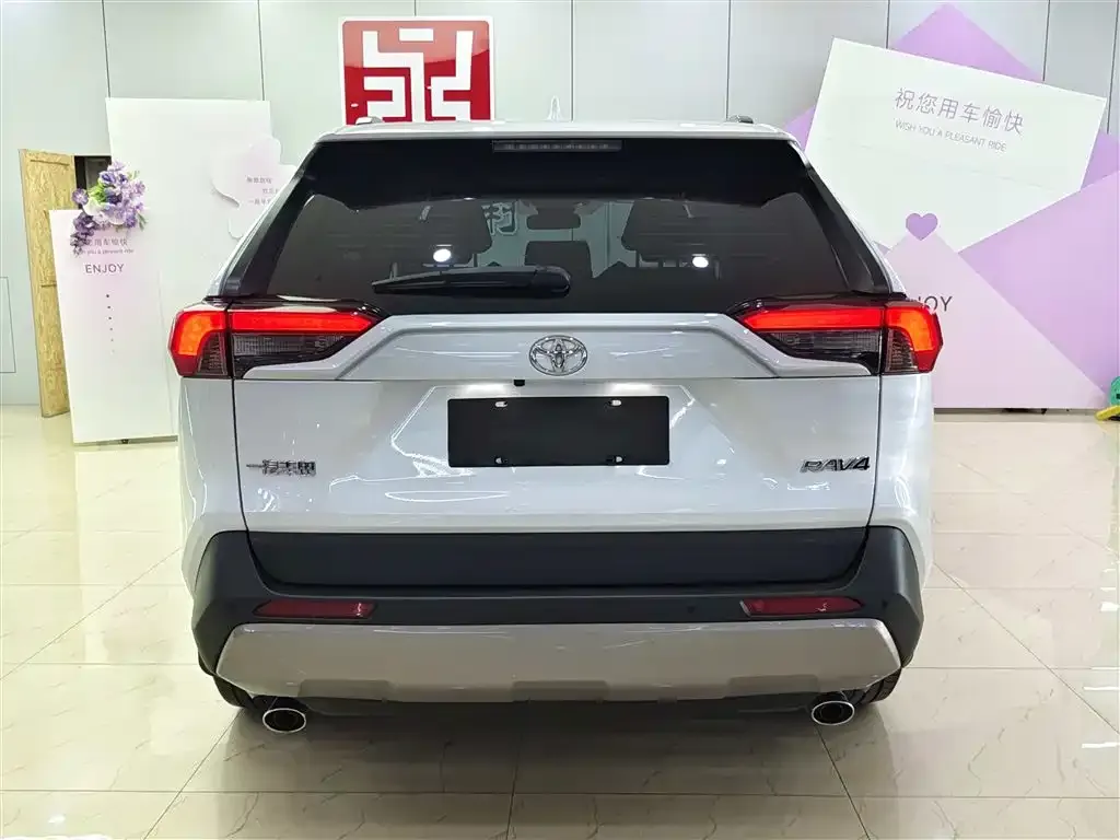 Toyota RAV4 — фото 2