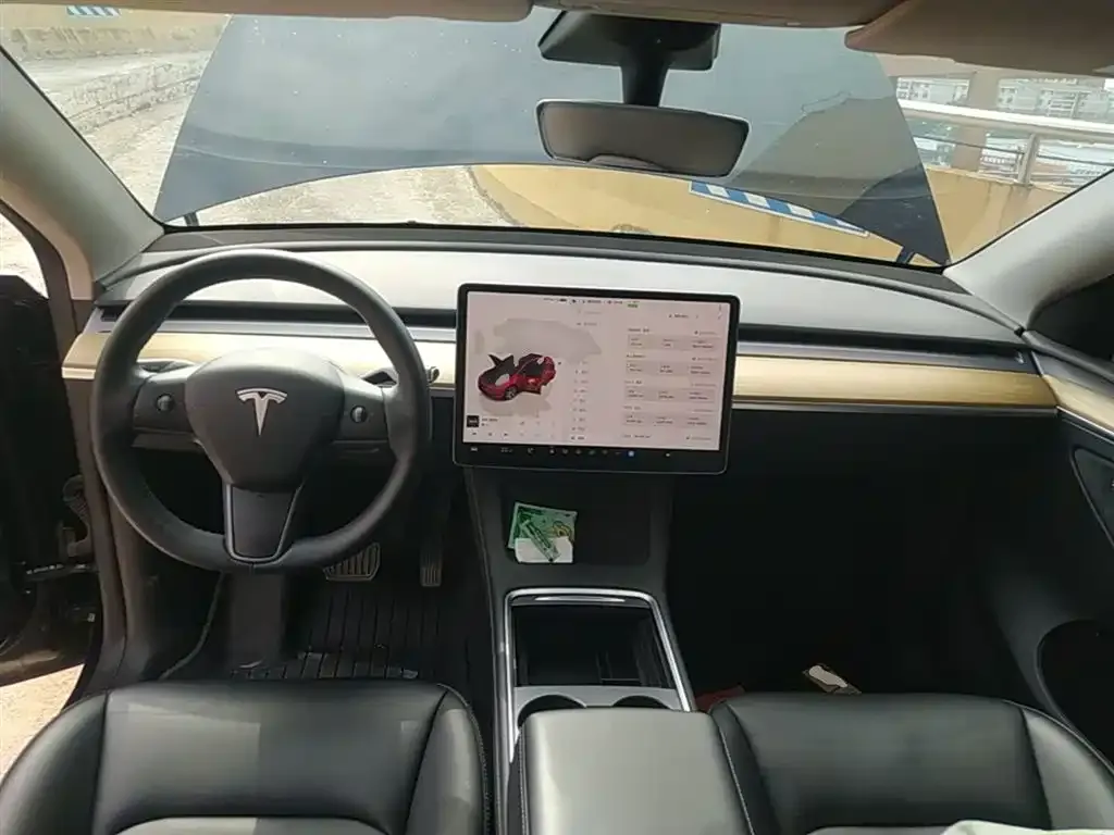 Tesla Model Y — фото 4