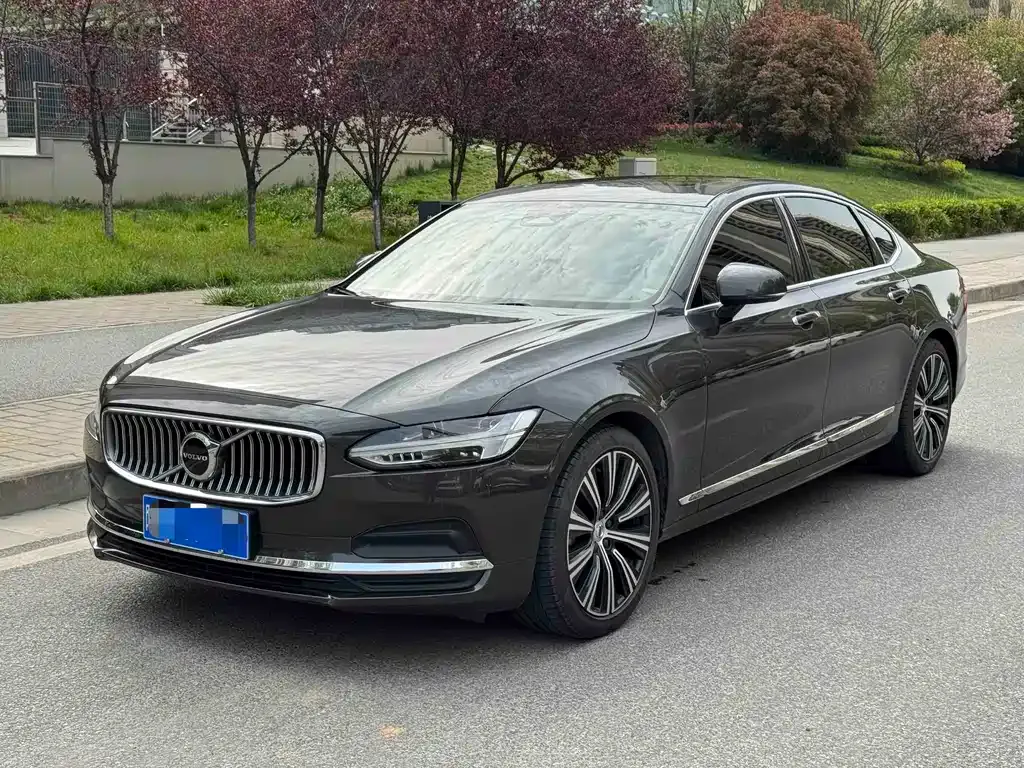 Volvo S90 — фото 1