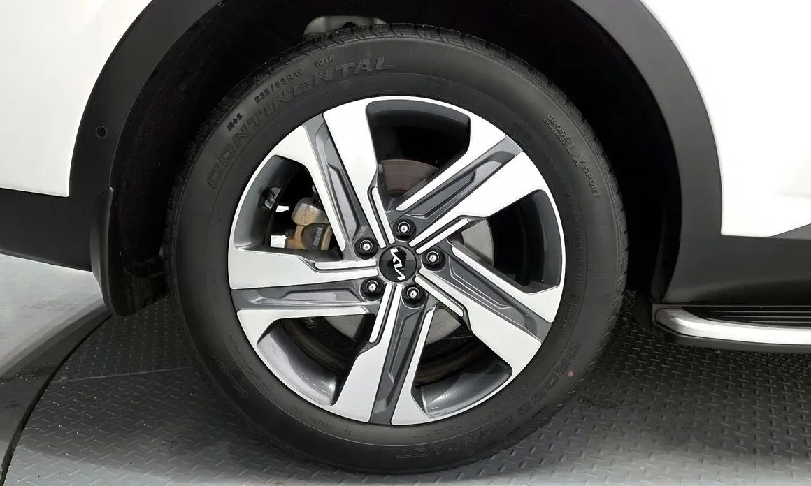 Kia Sorento — фото 10