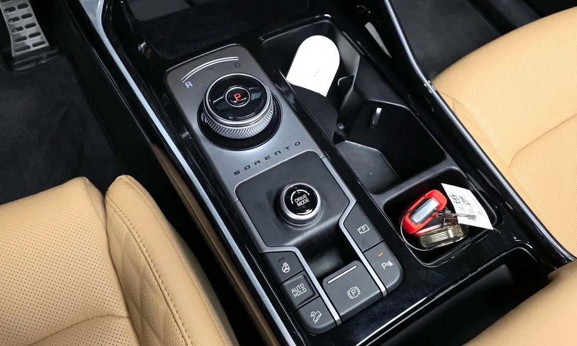 Kia Sorento — фото 9