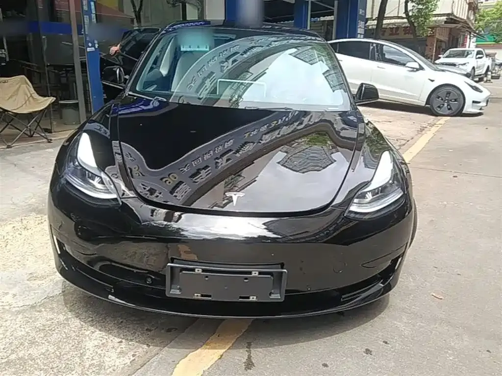 Tesla Model 3 — фото 3
