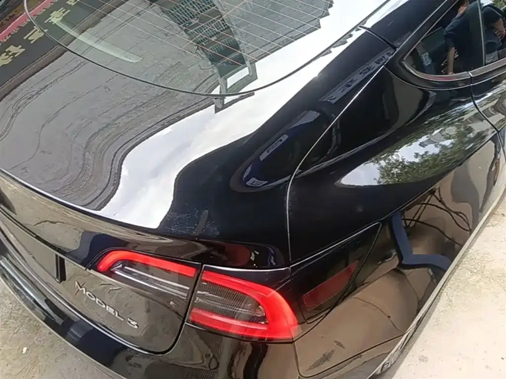 Tesla Model 3 — фото 4