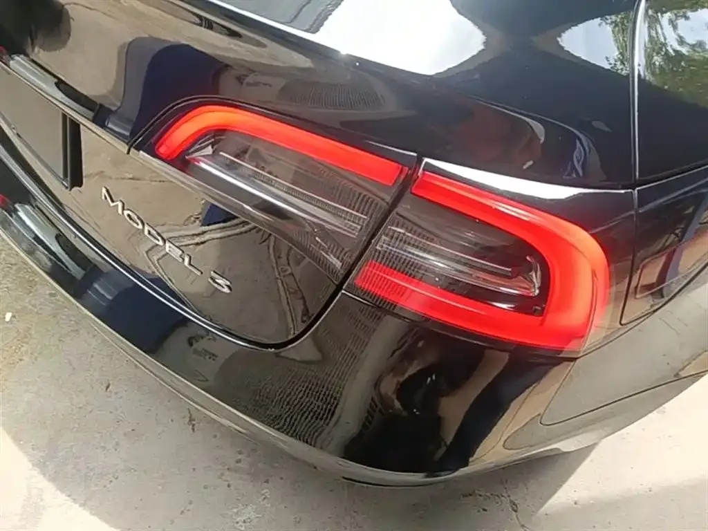 Tesla Model 3 — фото 6
