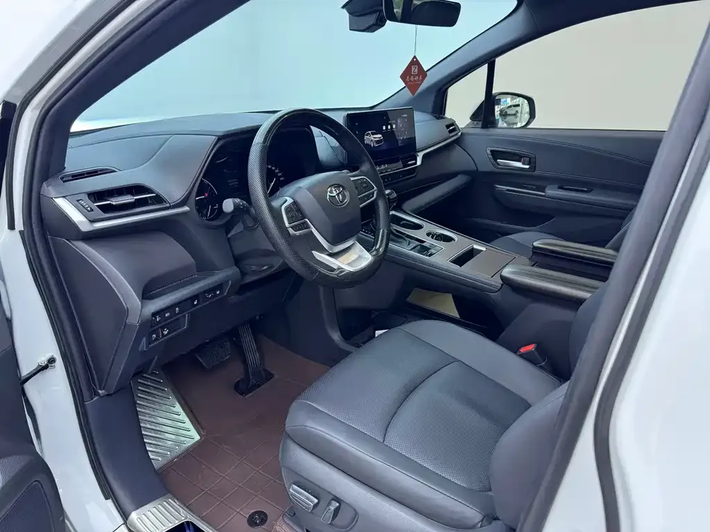 Toyota Sienna 2025 из CN, фото 10