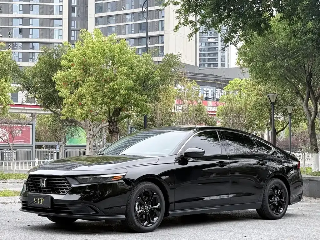 Honda Accord — фото 1