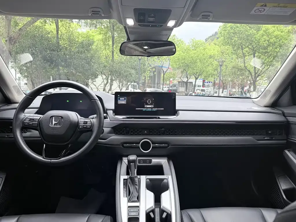 Honda Accord — фото 10