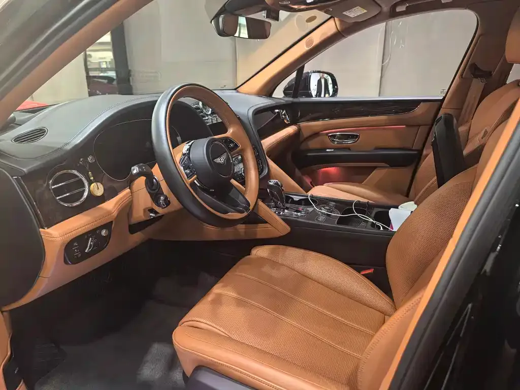 Bentley Bentayga 2021 из CN, фото 6