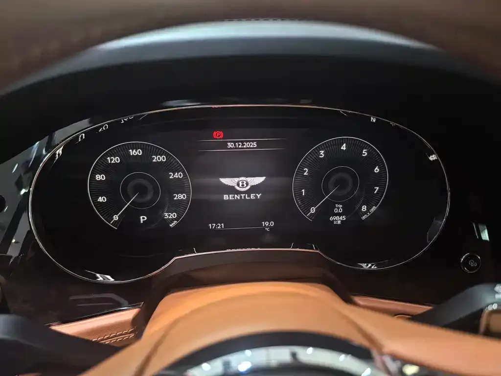 Bentley Bentayga 2021 из CN, фото 7