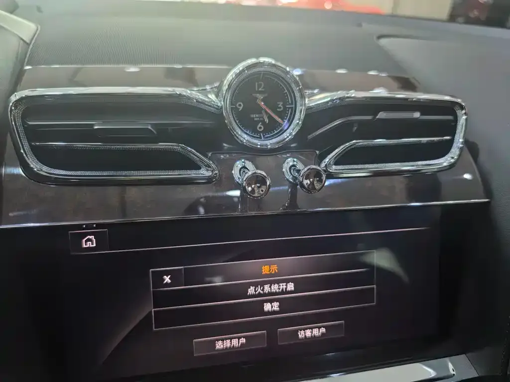 Bentley Bentayga 2021 из CN, фото 9
