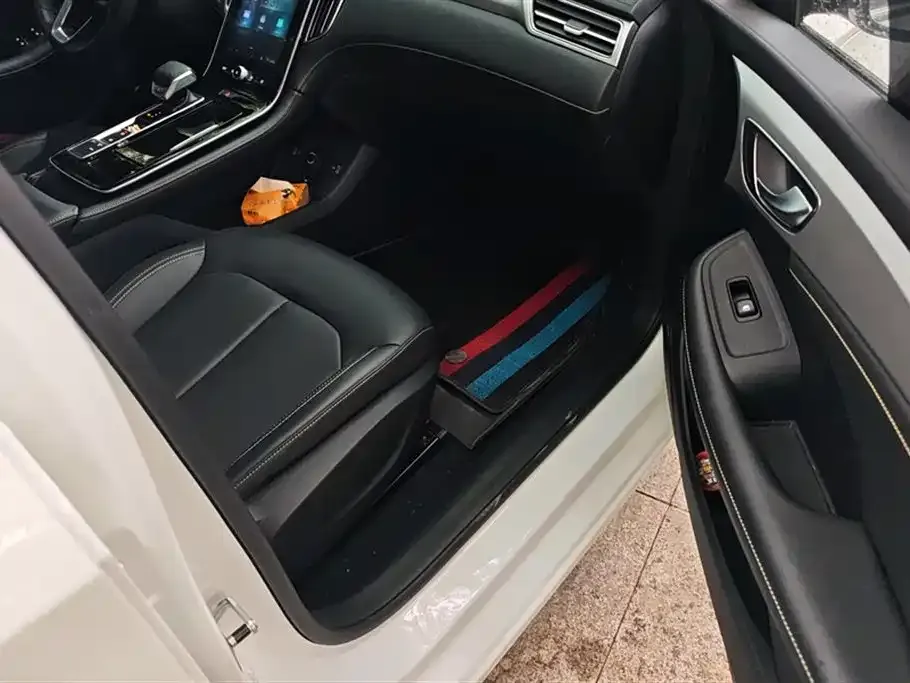 Roewe i6 MAX New Energy 2026 из CN, фото 2