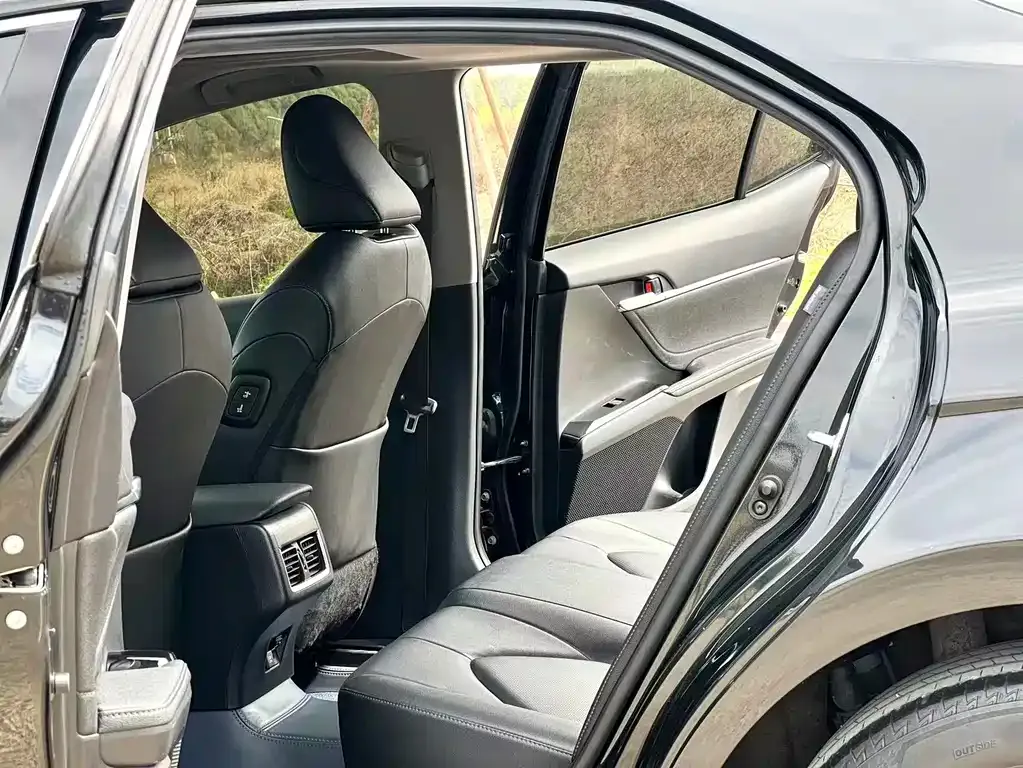 Toyota Camry 2023 из CN, фото 6