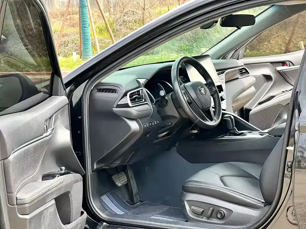 Toyota Camry 2023 из CN, фото 8