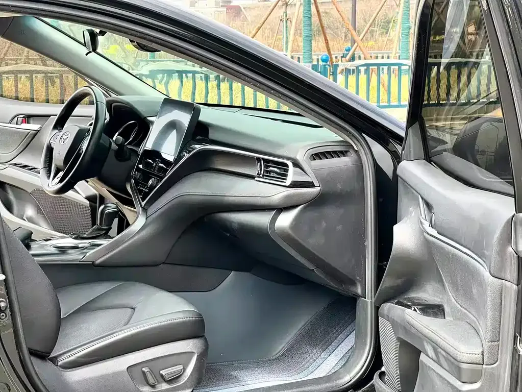 Toyota Camry 2023 из CN, фото 10