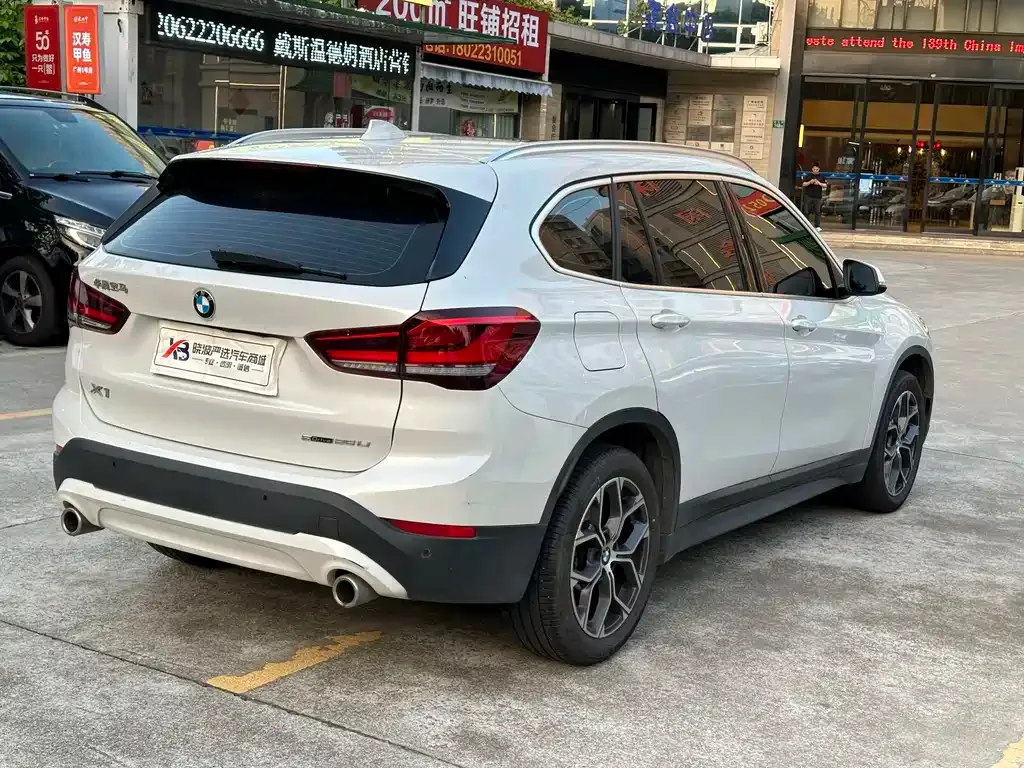 BMW X1 — фото 8
