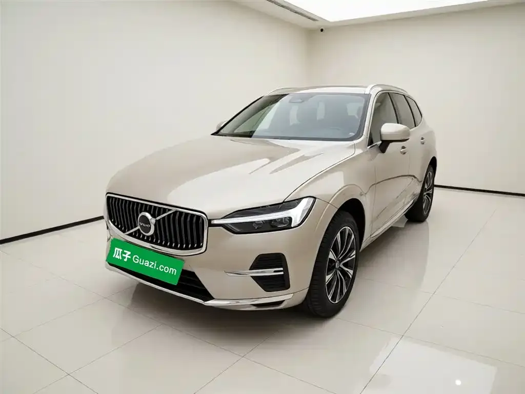 Volvo XC60 — фото 7