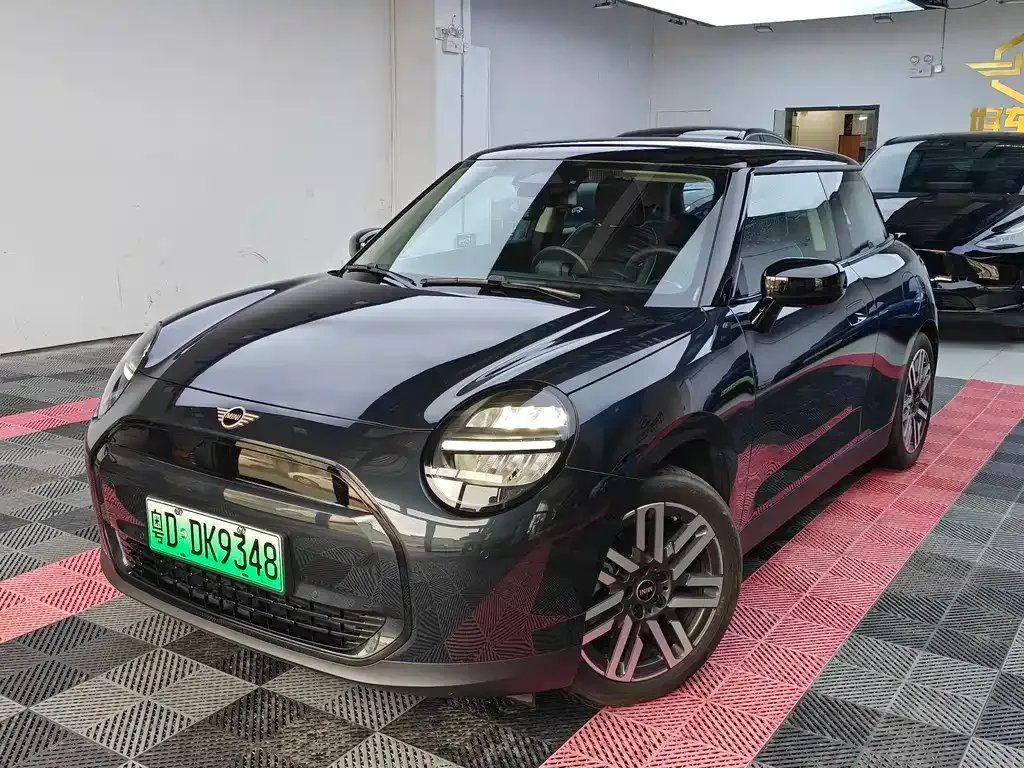 MINI Cooper EV — фото 1