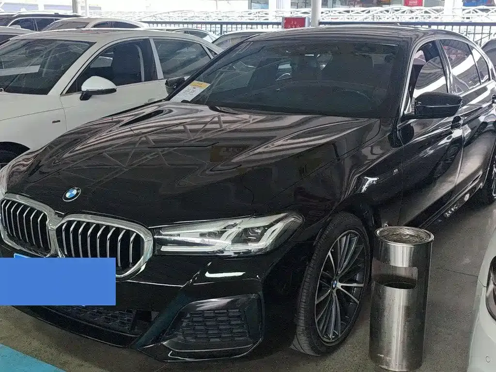 BMW 5 Series — фото 1