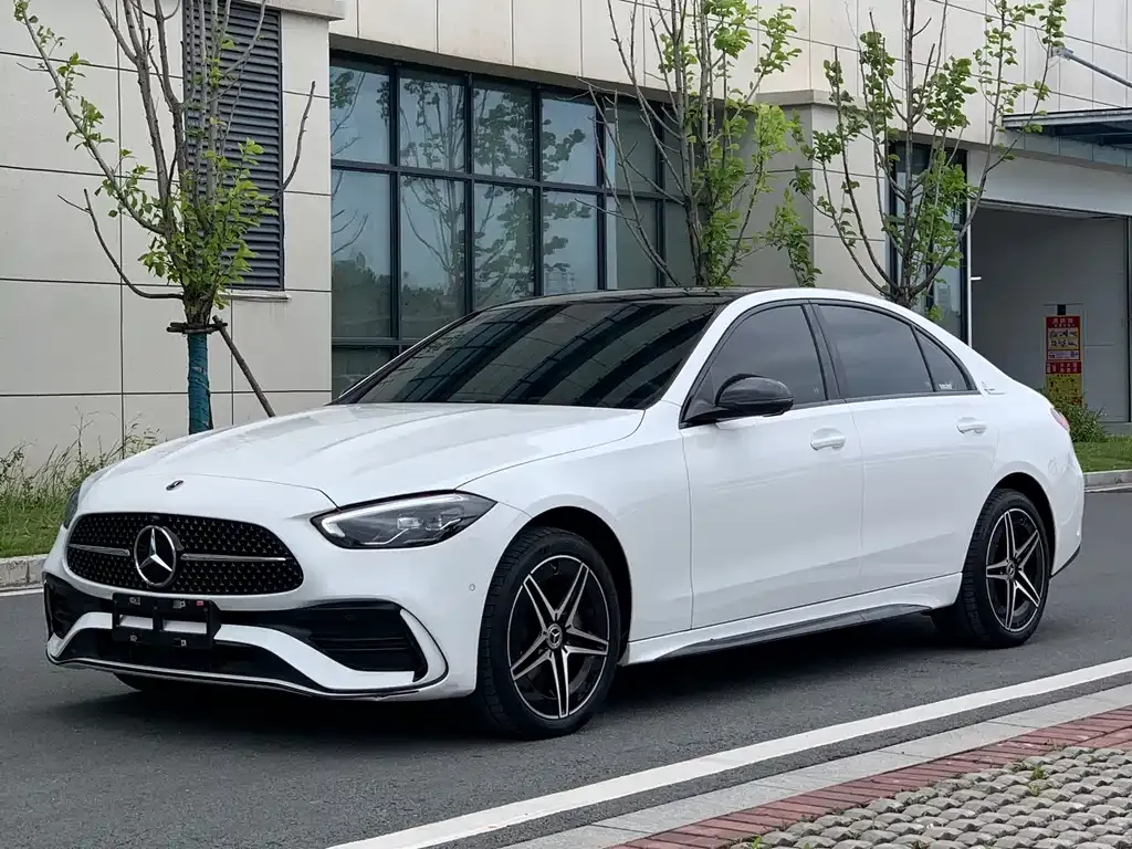 Mercedes-Benz C-Class — фото 1