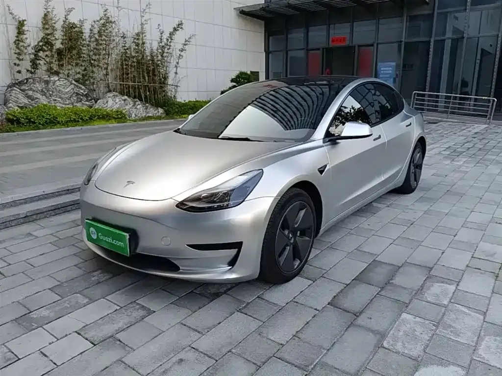 Tesla Model 3 — фото 6