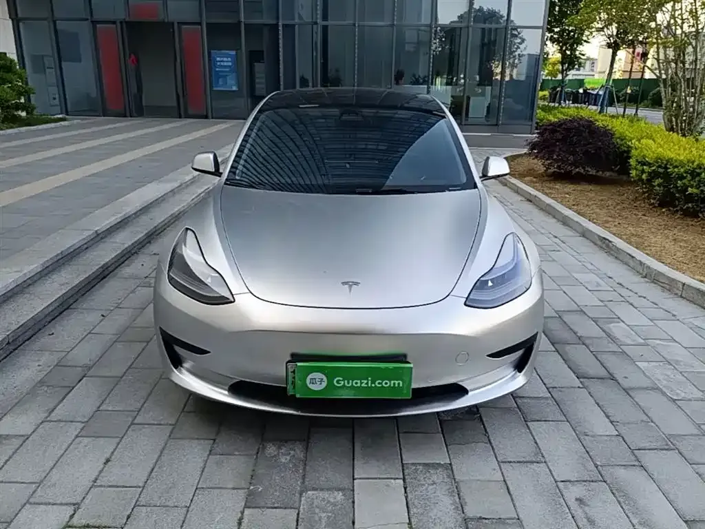 Tesla Model 3 — фото 10