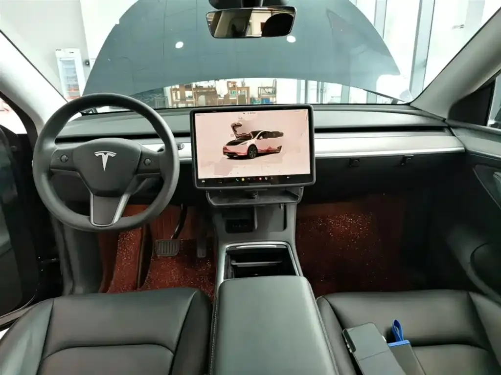Tesla Model Y — фото 4