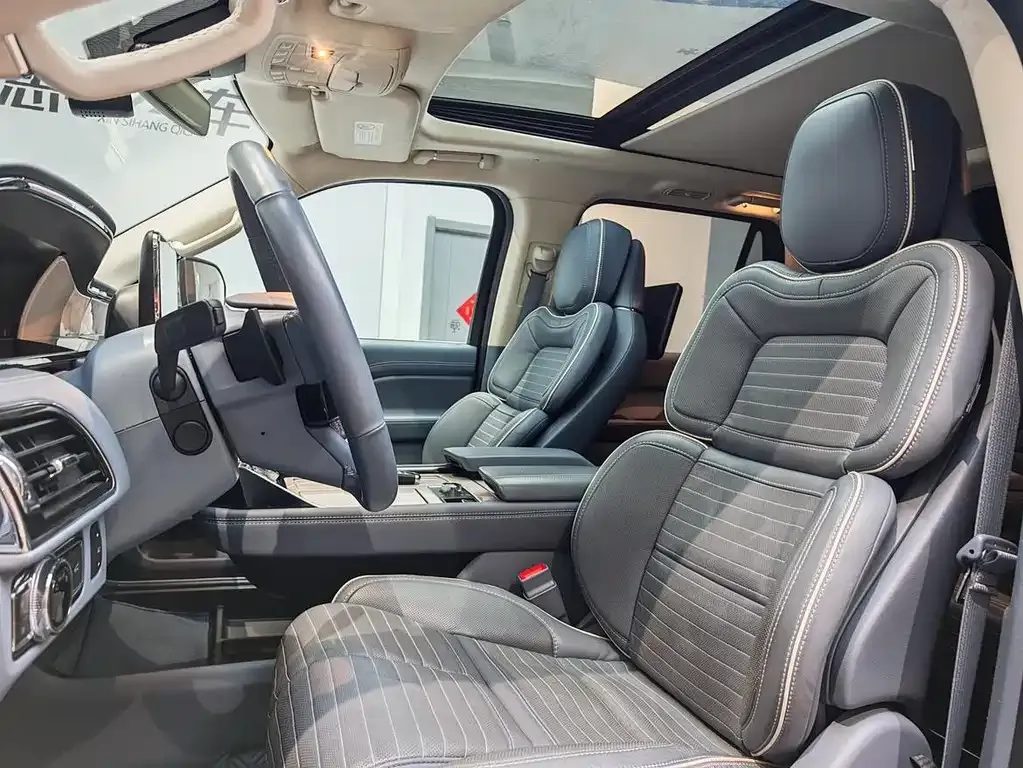 Lincoln Navigator — фото 10