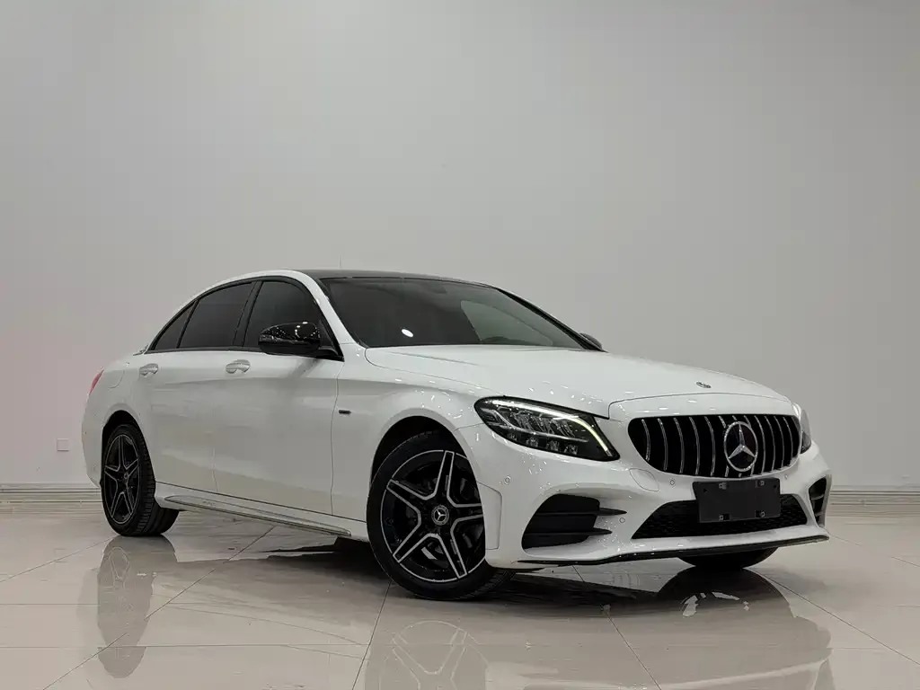 Mercedes-Benz C-Class — фото 1