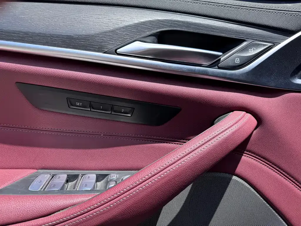 BMW 5 Series — фото 10