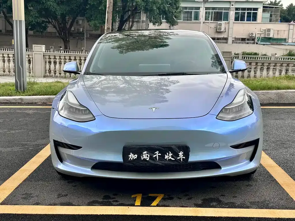 Tesla Model 3 — фото 3